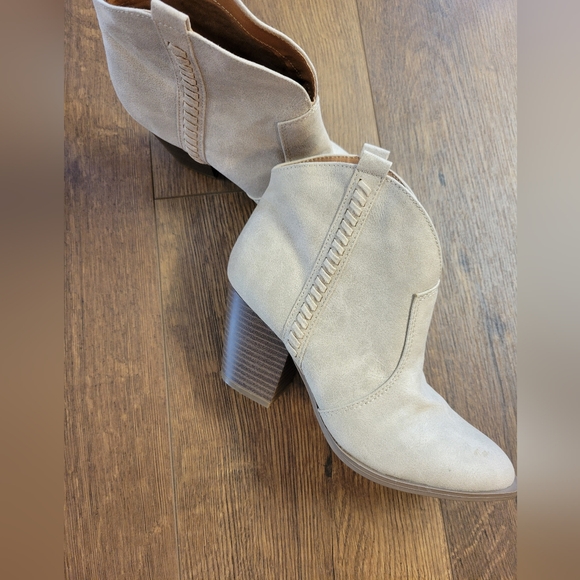 Qupid Shoes - Qupid Western Ankle Booties Stacked Heel Size